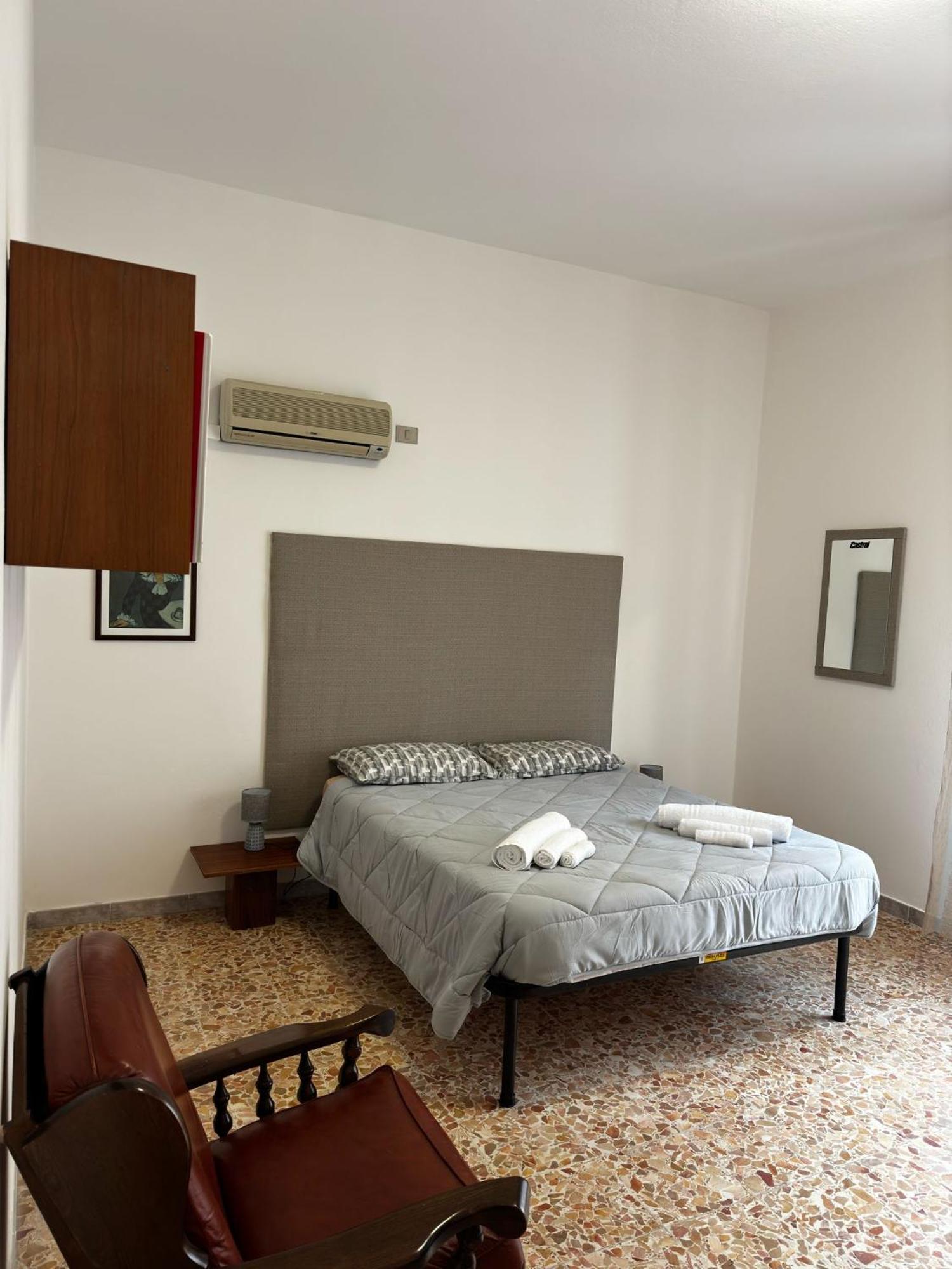 Pm 41 Via Ennio Porrino Guest House อาลเกโร ภายนอก รูปภาพ