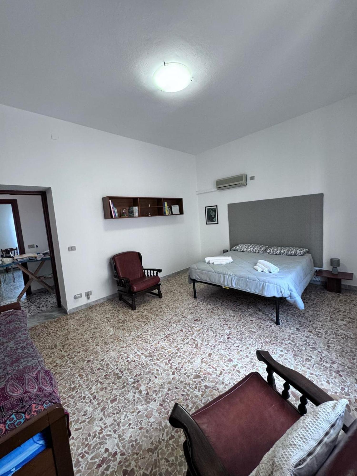 Pm 41 Via Ennio Porrino Guest House อาลเกโร ภายนอก รูปภาพ