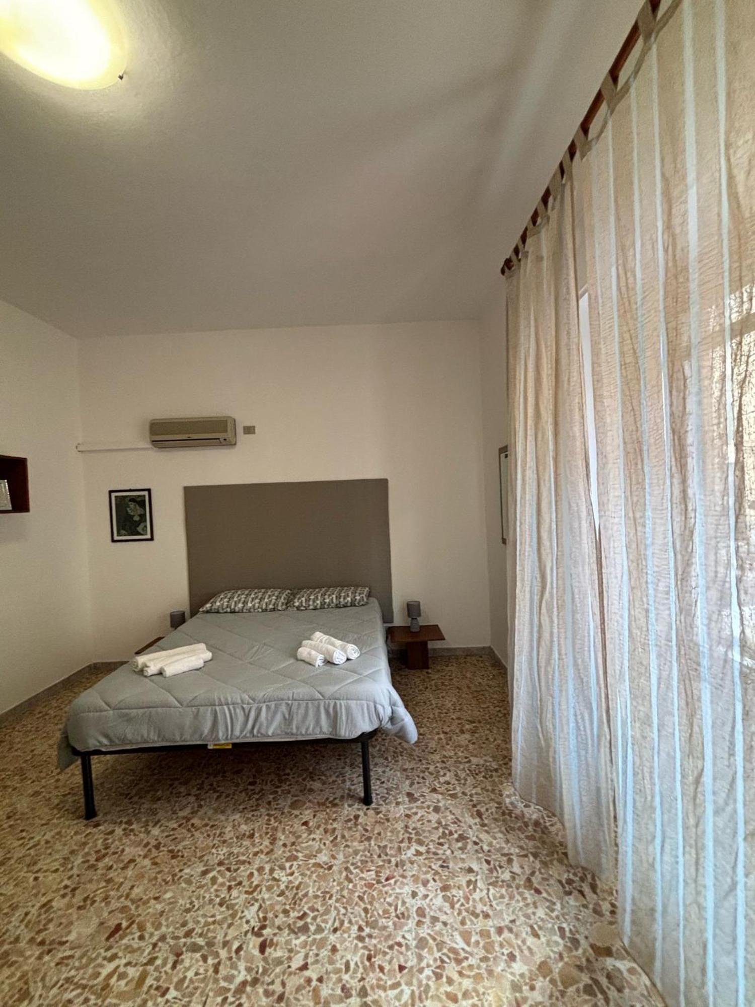Pm 41 Via Ennio Porrino Guest House อาลเกโร ภายนอก รูปภาพ